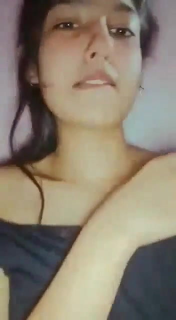 Beautiful Paki Girl Showing Boobs