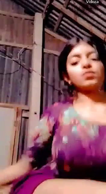 Beautiful Village Girl Showing Pussy