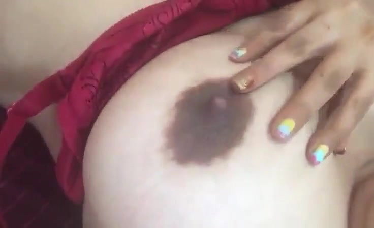 Slowing her nude body