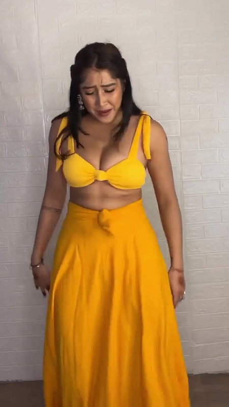 Sofia Ansari Sexy In Yellow Hot