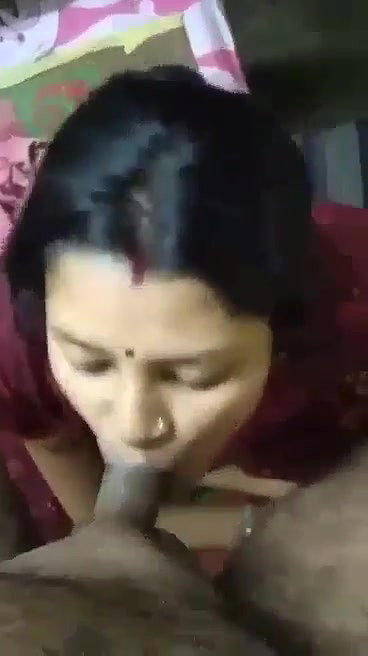 Newly married hot bhabhi giving nice blowjob