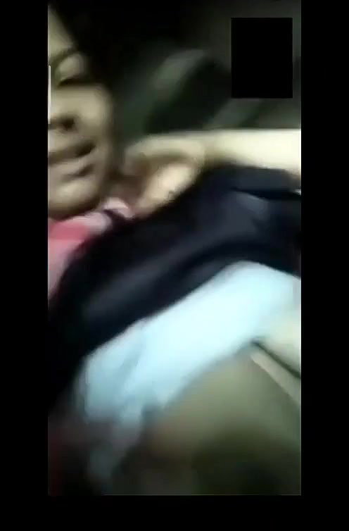 Desi village Girl Shows her Big Boobs