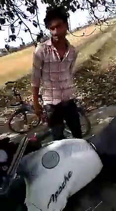 Desi lover caught outdoor