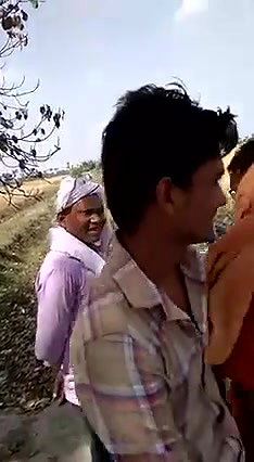Desi lover caught outdoor