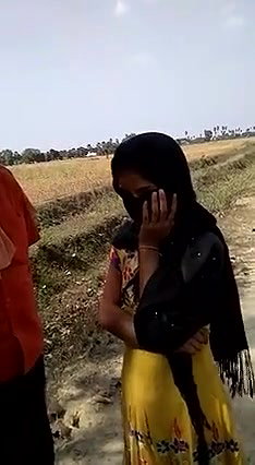 Desi lover caught outdoor