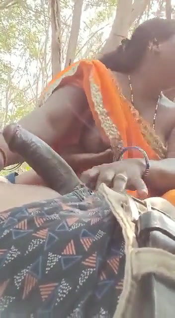 Malli aunt Giving Blowjob Outdoors