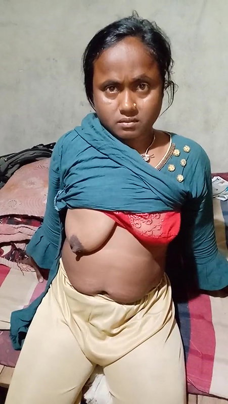 Pervert hubby making video of her wife showing boob