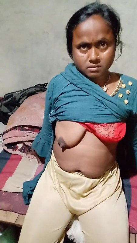 Pervert hubby making video of her wife showing boob