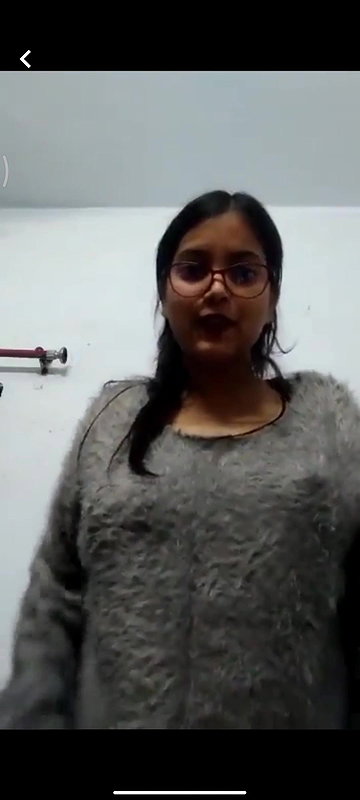 Sexy Desi Girl Showing Boobs Sexy Desi Girl Showing Boobs
