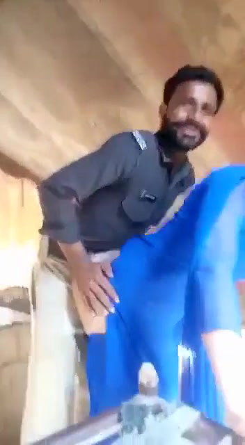 Pakistani Policeman Fucking shemale