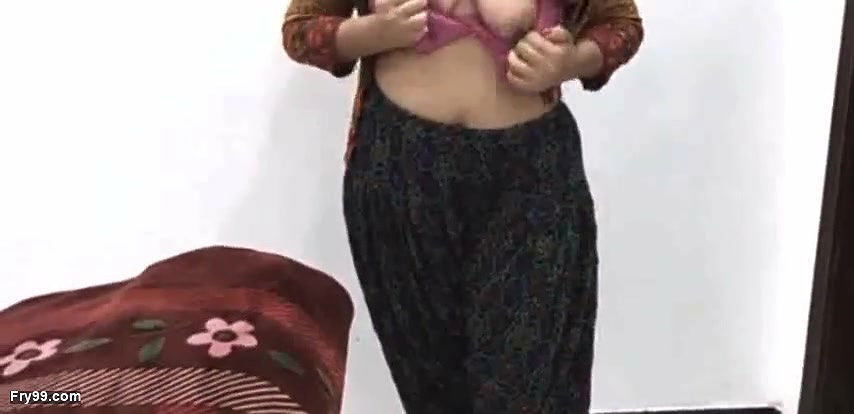 Sexy Muslim woman showing his big titts and rubbing his tight pussy