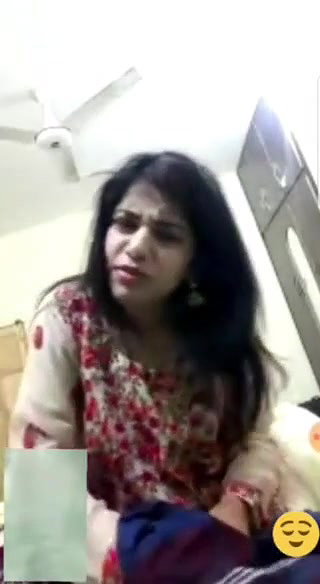 Desi cute bhabi sexy boobs