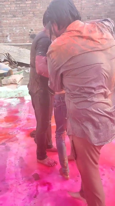 3 Guys pressing boobs of a desi girl during holi