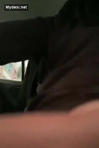 Desi sexy hijabi girl fucking quick on car