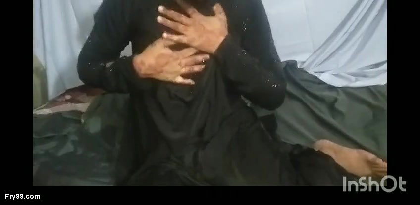 Lahori Islamic girl showing her beautiful boob’s