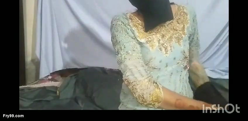 Lahori Islamic girl showing her beautiful boob’s