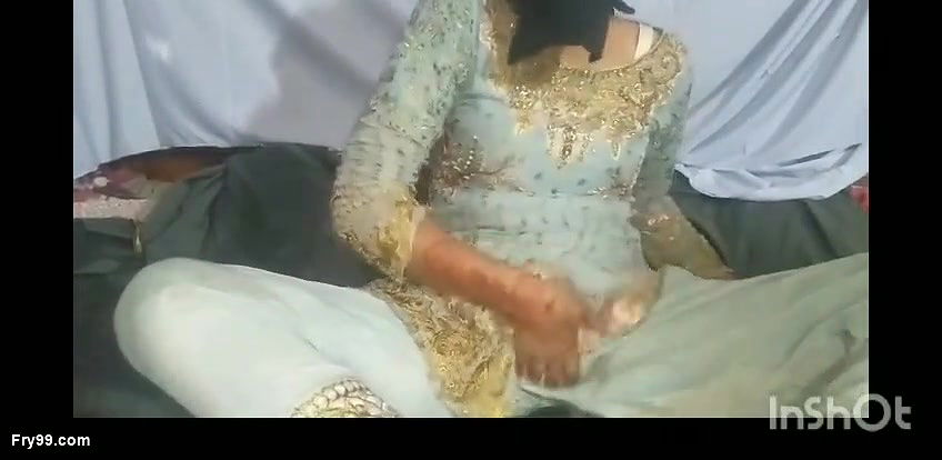 Lahori Islamic girl showing her beautiful boob’s