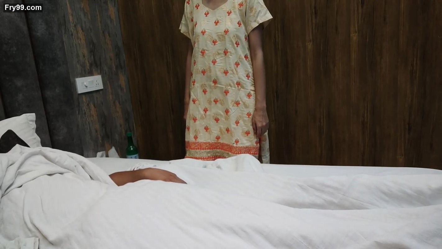 Indian Stepmom came into my room, I’m already jerking off a dick