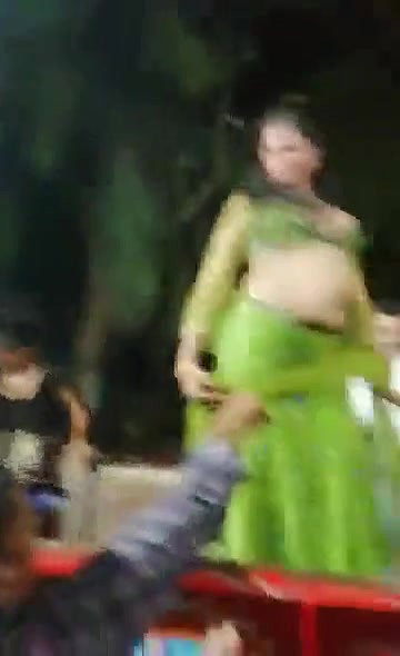 नंगा डासं लड़की का