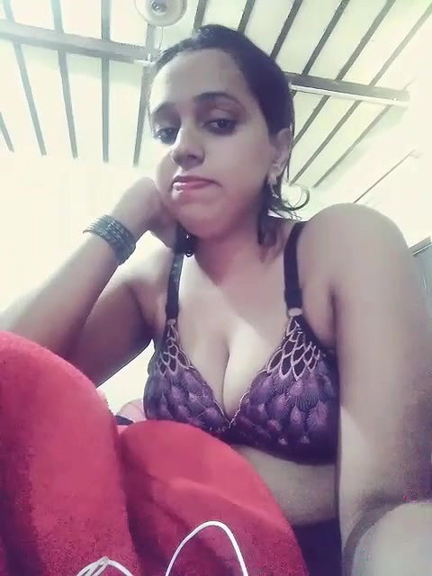 Bhabhi striping suit and making video for lover