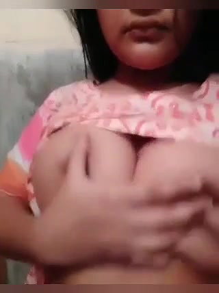 Desi Girl Playing With Boobs