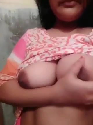 Desi Girl Playing With Boobs