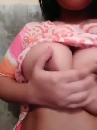 Desi Girl Playing With Boobs