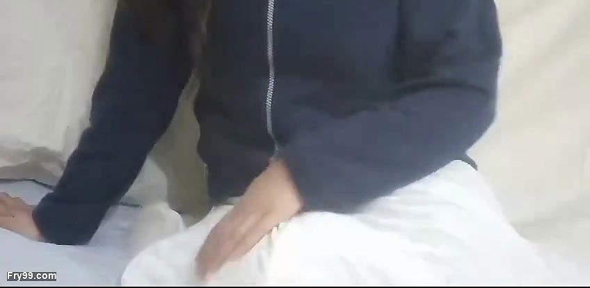 Hungry wife need someone by sehar