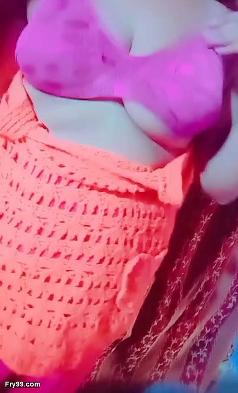 Hot and sweet girl available and guys support me I am very hot girl and I need hot boys and I need a very sweet girls and hottie