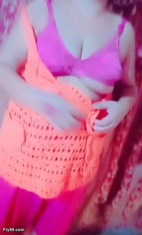 Hot and sweet girl available and guys support me I am very hot girl and I need hot boys and I need a very sweet girls and hottie