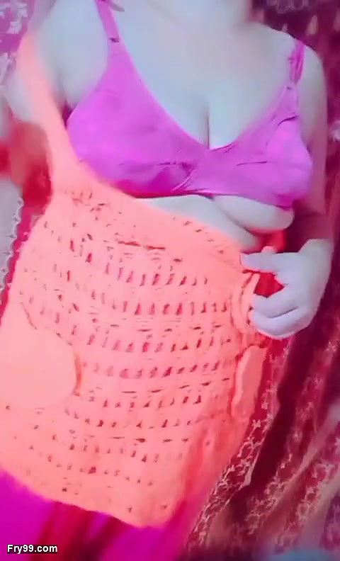 Hot and sweet girl available and guys support me I am very hot girl and I need hot boys and I need a very sweet girls and hottie