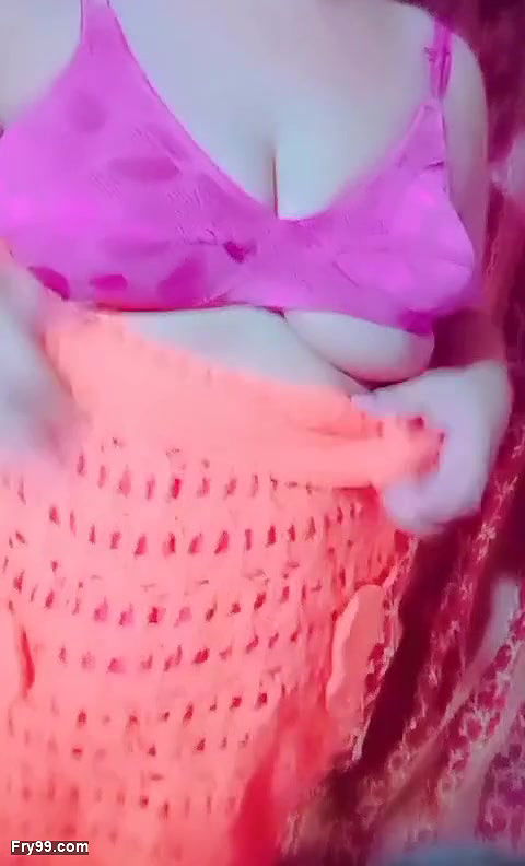 Hot and sweet girl available and guys support me I am very hot girl and I need hot boys and I need a very sweet girls and hottie