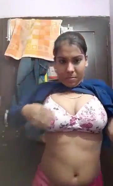 Desi Bhabhi Super Boobs Show