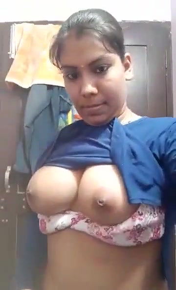 Desi Bhabhi Super Boobs Show