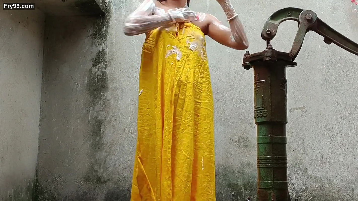 Hot Sexy Riya Ki Nahane Ki Video