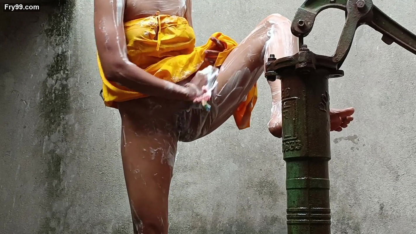 Hot Sexy Riya Ki Nahane Ki Video