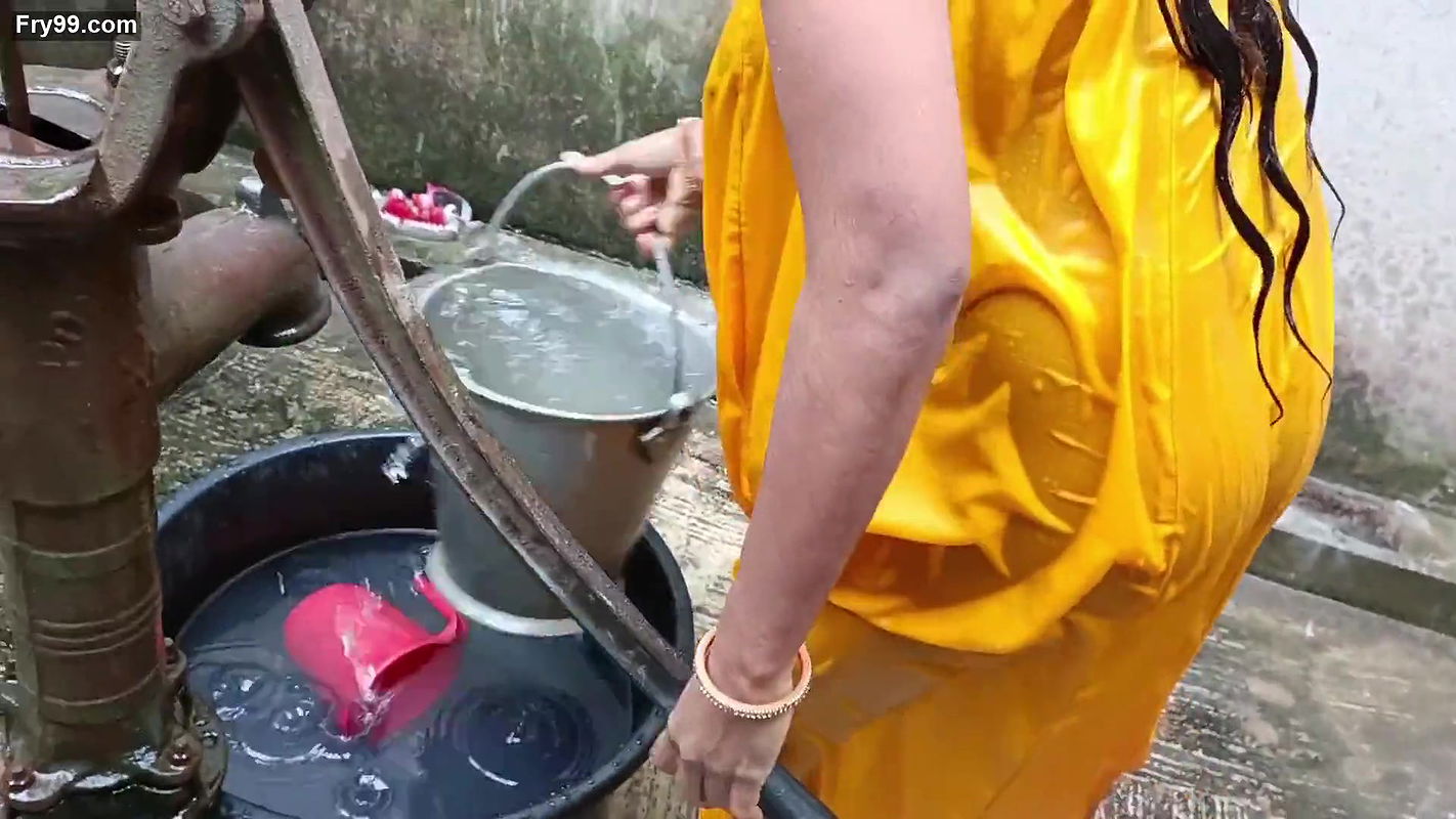 Hot Sexy Riya Ki Nahane Ki Video