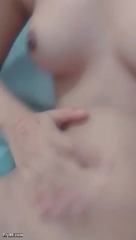 Desi Pakistani girl masturbating