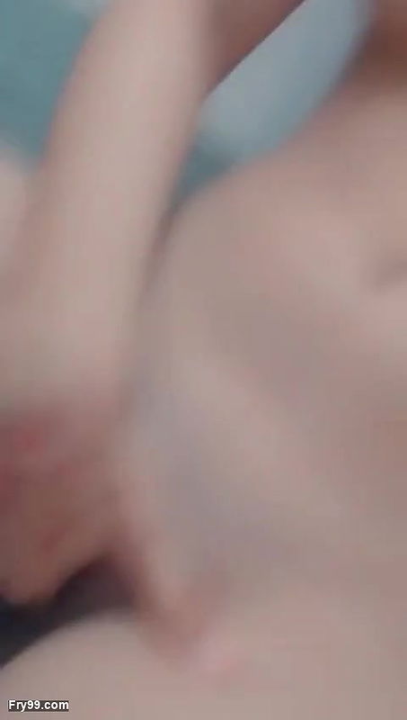 Desi Pakistani girl masturbating