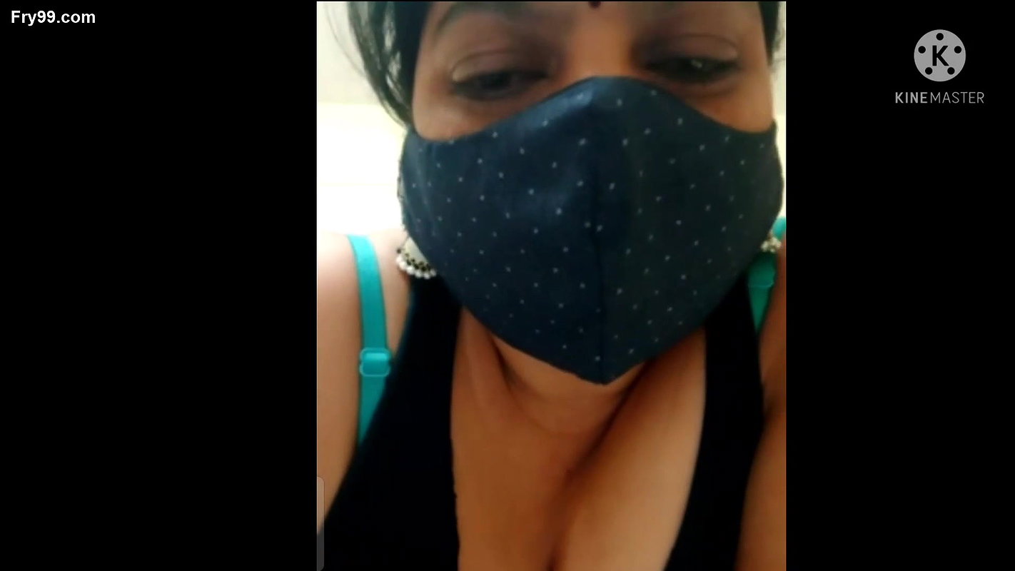 Desi Marathi aunty sex video call for her boyfriend