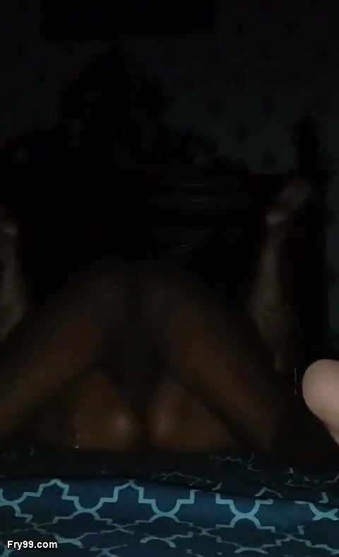 Dasi bhabhi k sth arm sa dono legs upr rakh kar sex kiya