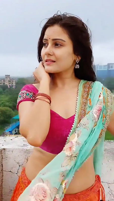 Archana gupta desi maal sexy tease horny vibes in Navel dress