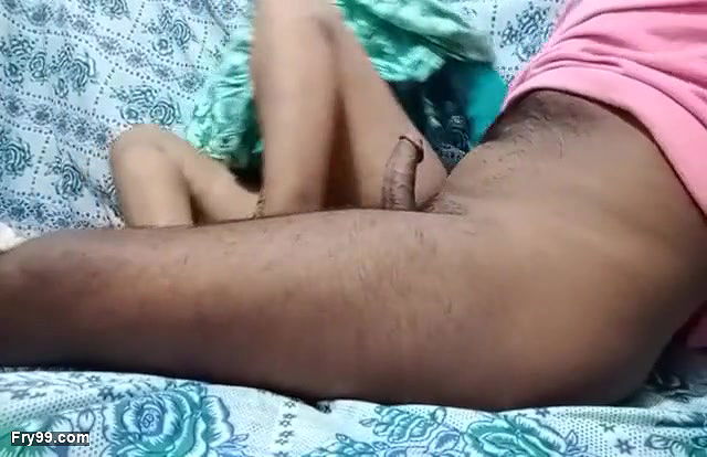 Bhai NY Sali ko choda us k room main 2755
