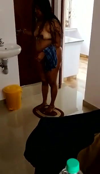 Desi Aunty Caught Nue aftrbath