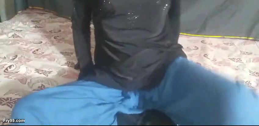 A beautiful hot Pakistani Lahori girl was alone and playing with his boob’s and pussy