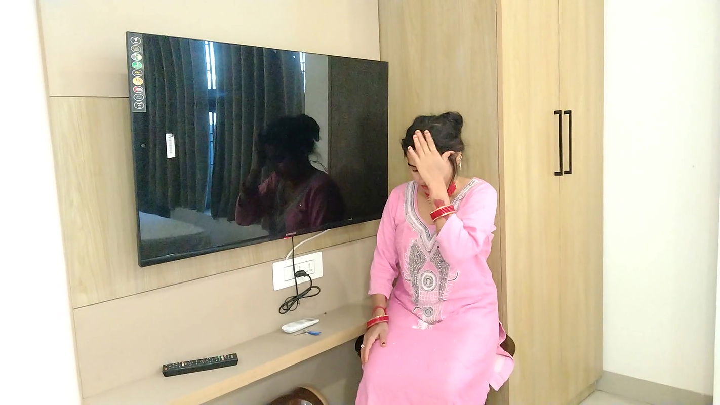 Indian madam pierced by TV mechanic for free
