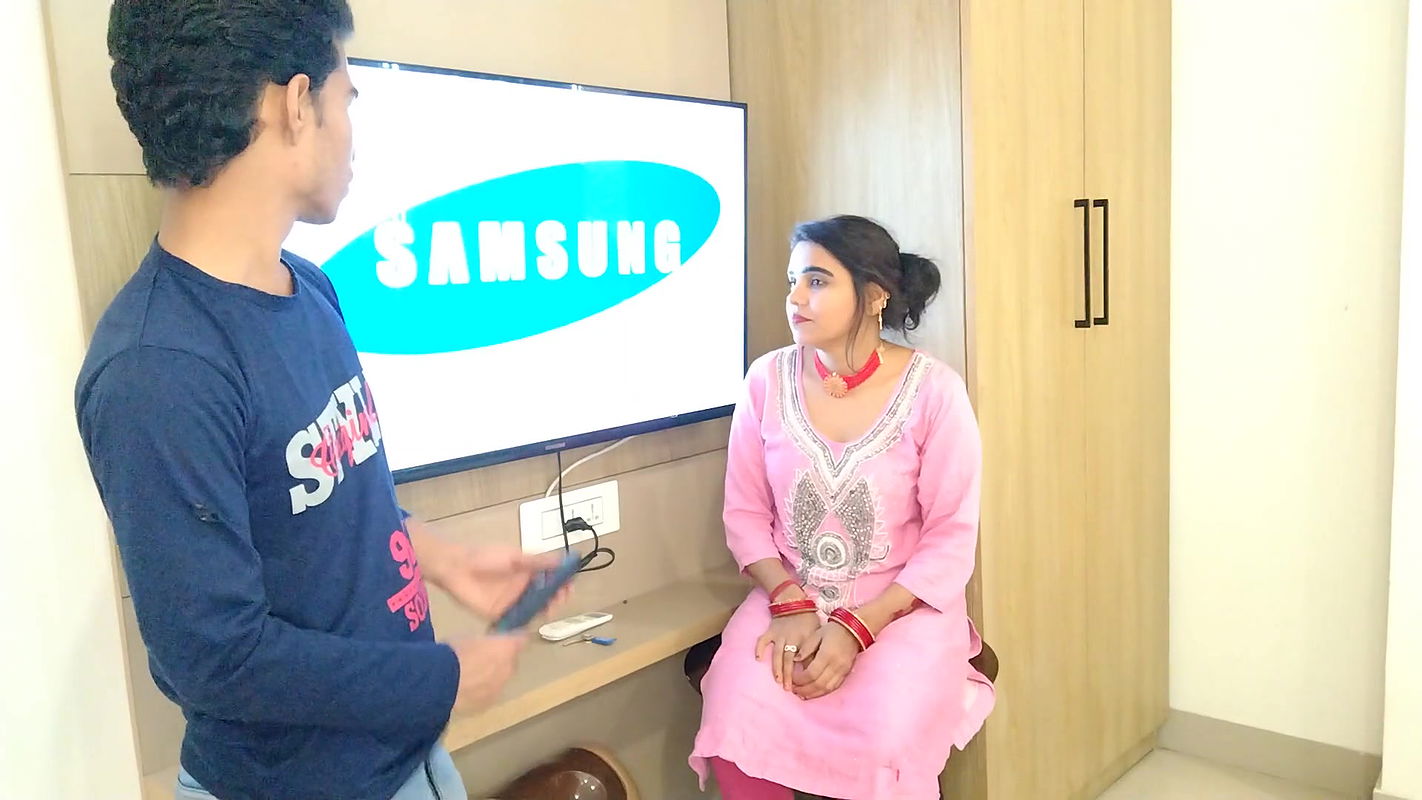 Indian madam pierced by TV mechanic for free