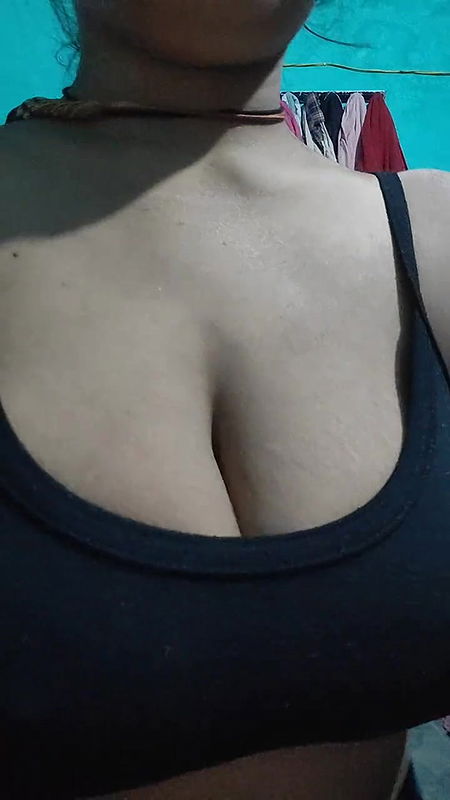 Rajasthani housewife undressing and masturbating