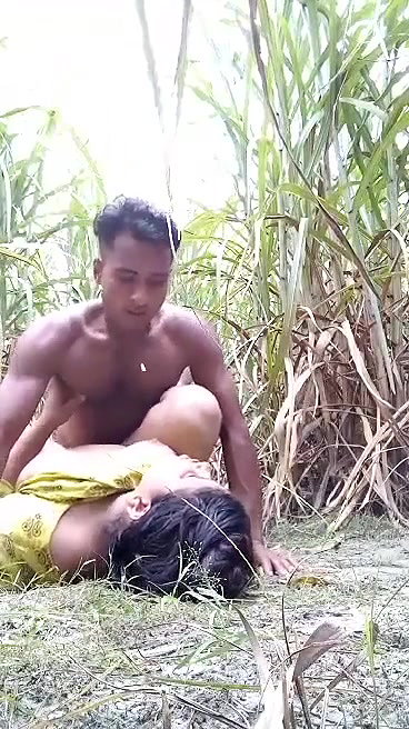 Desi Affair lover Ghapaghap in sugarcane field