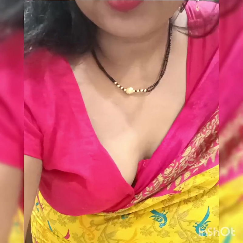Hot Indian Girl Showing Boobs Capture By Hubby